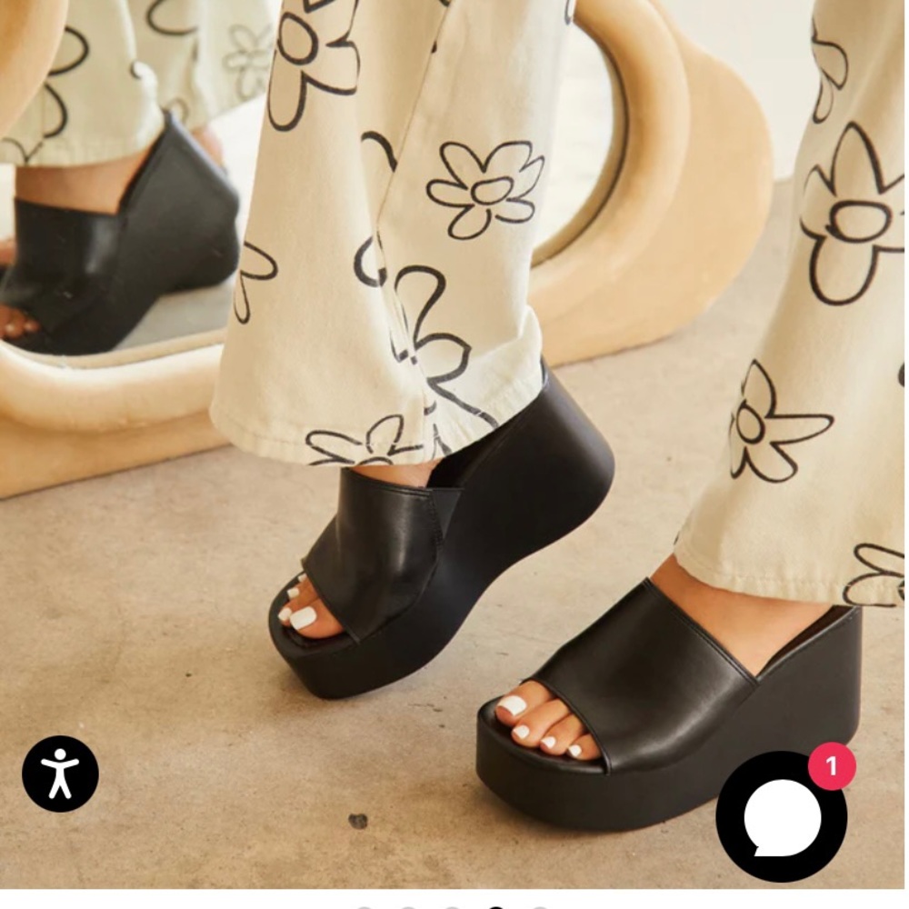 Miss Lola Karina Platform Sandals Size 7